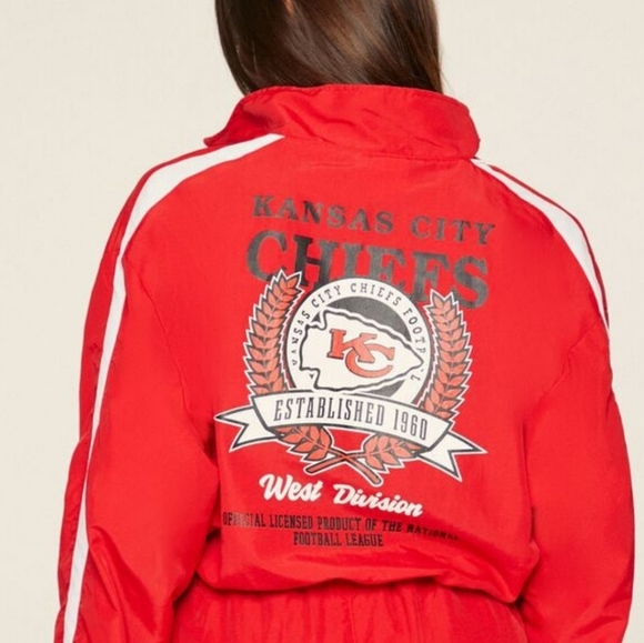 Kansas City Chiefs windbreaker size Medium NWT - Picture 1 of 3
